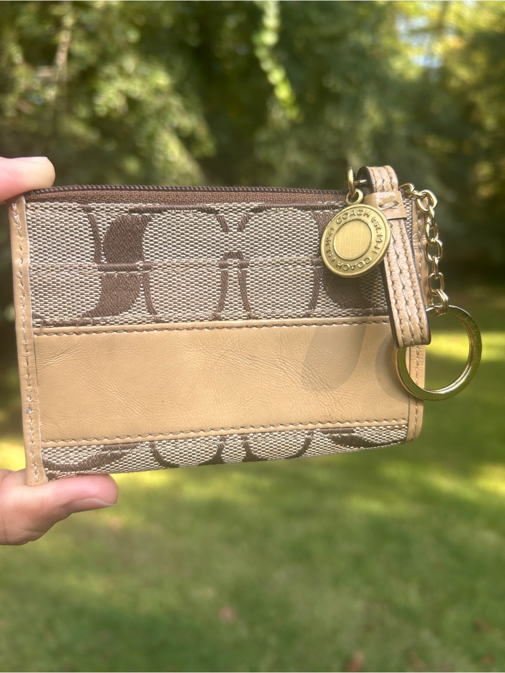 Y2K Coach Tan Signature Canvas Card & Key Holder with Gold Hardware